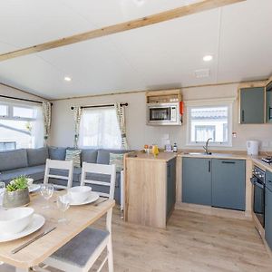 Caravan Sleeps 4
